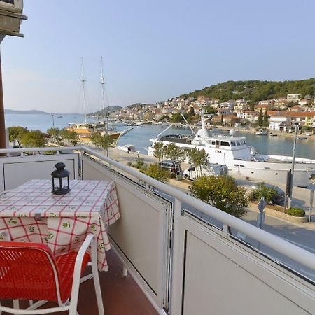Apartments Ive - With Sea View Tisno Eksteriør billede