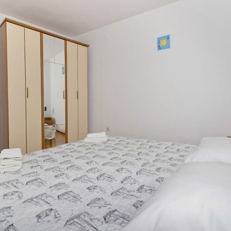 Apartments Ive - With Sea View Tisno Eksteriør billede